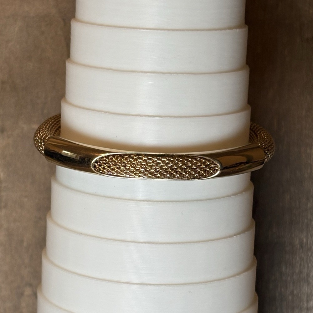 Vintage Avon Mesh Chain Tubular Bracelet Gold Tone Metal Mid-Century Fold‎ Over - Picture 2 of 5